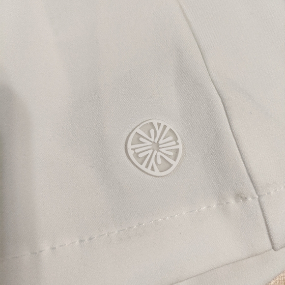 NWT! Lilly Pulitzer Luxletic Frazer Shorts Resort White UPF 50 Size 6 - Picture 11 of 14